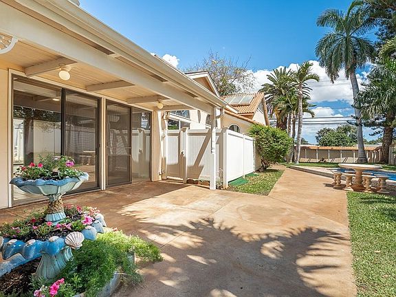 4th image of 52 Ohukai Rd