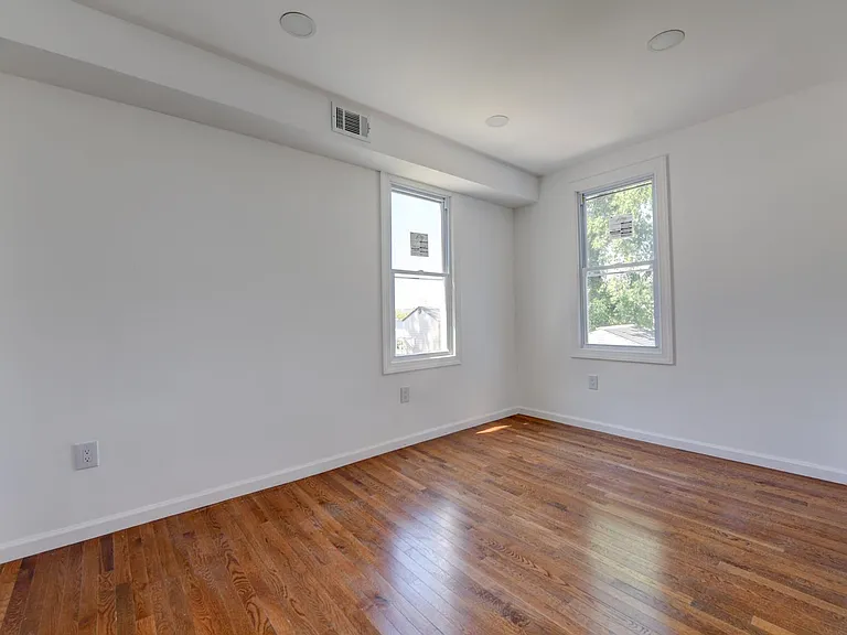 1103 Grand Ave #1 — Photo 6