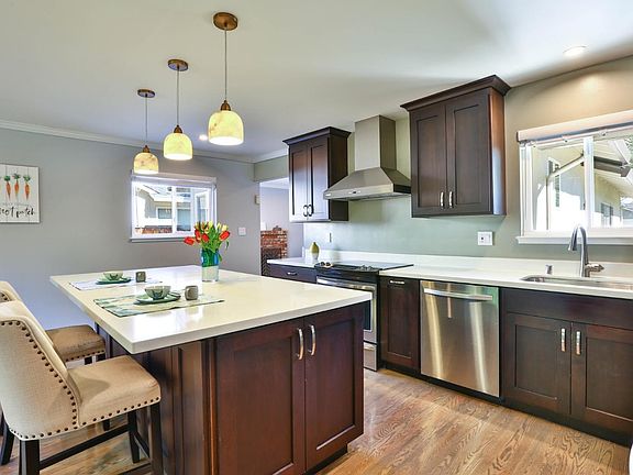 2nd image of 1581 Willowgate Dr