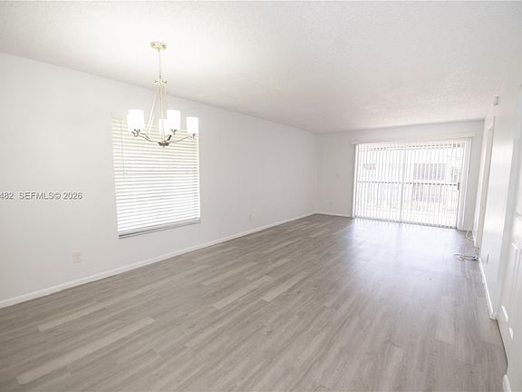 3rd image of 905 Southridge Rd APT 201A