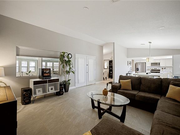 3rd image of 3201 Dolphin Drive