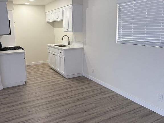 3rd image of 1357 Armadale Ave #8