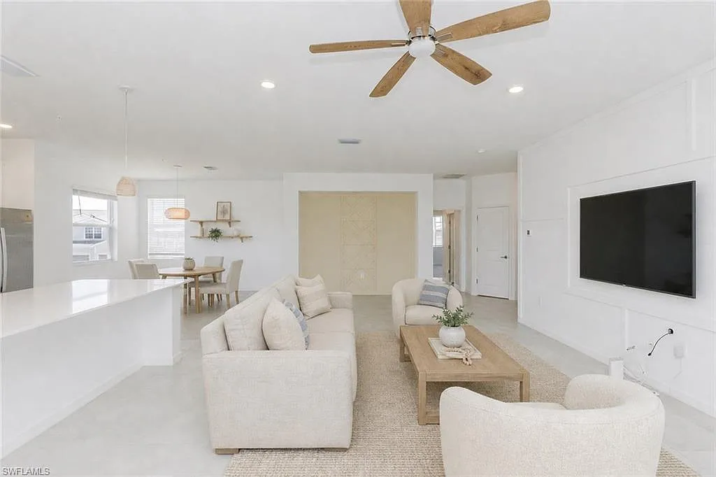 3 bed, 2.0 bath, 2110 sqft, $3,100 — Photo 4
