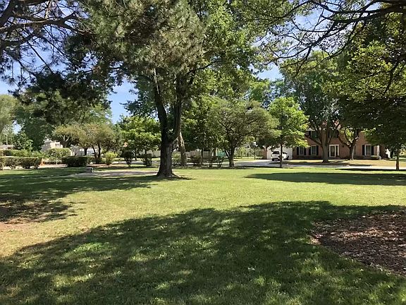4th image of 810 E Shady Way APT 105