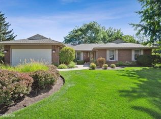 526 Fox Glove Ln, Barrington, IL 60010