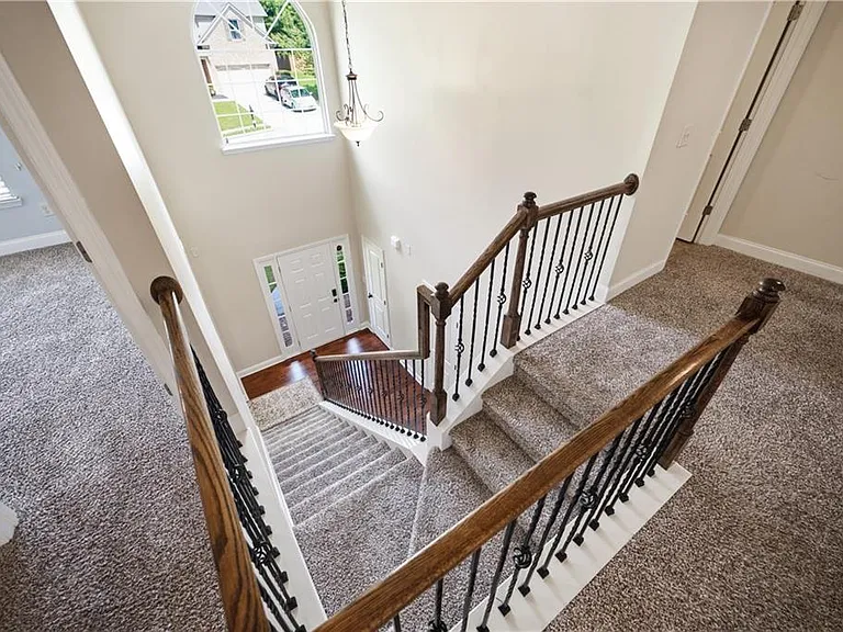 1268 Mitford Ln — Photo 17
