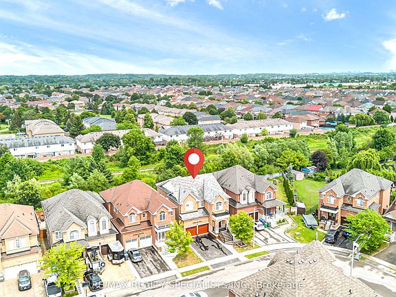 2nd image of 48 Game Creek Cres