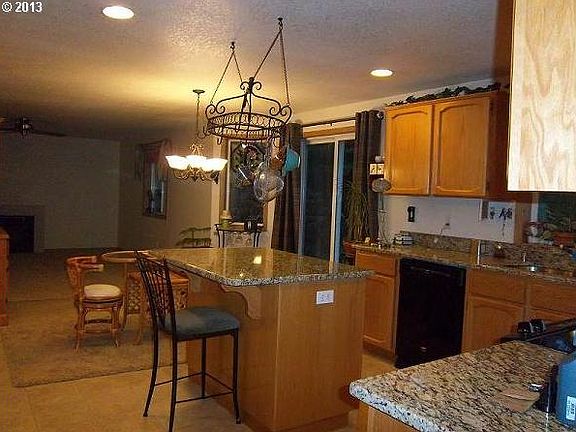 3rd image of 3205 NE 165th Ave