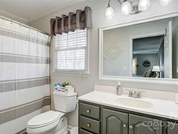 5th image of 2141 Windermere Dr