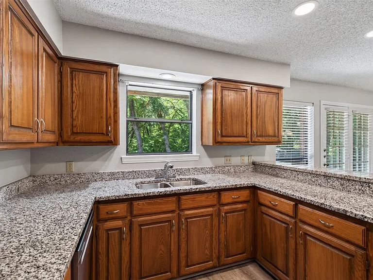 1009 W Winding Creek Dr — Photo 9