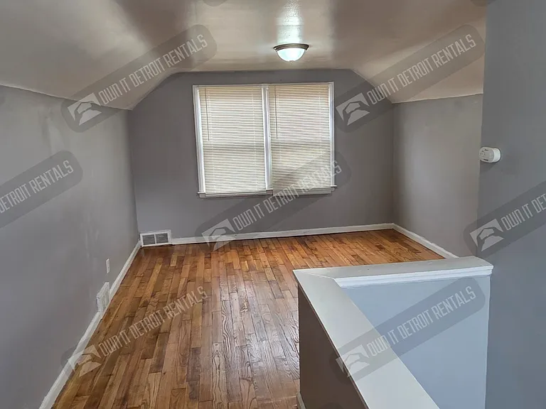 9526 Prest St — Photo 14