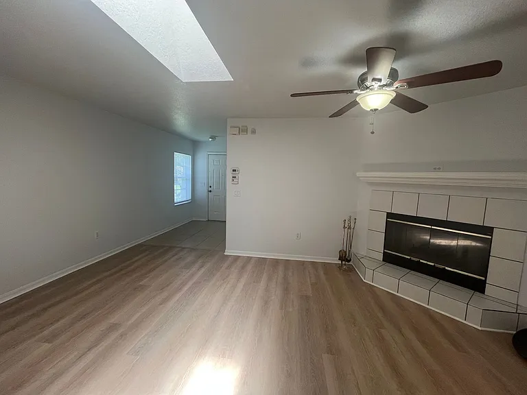 38A Lindsay Dr — Photo 5