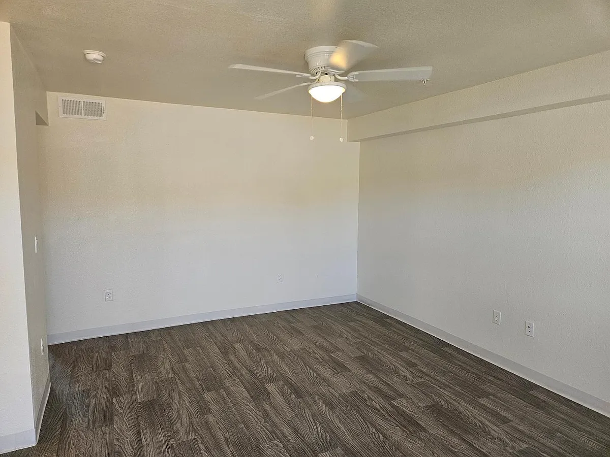 Building Photo - 1241 E Cinnabar Ave #102A