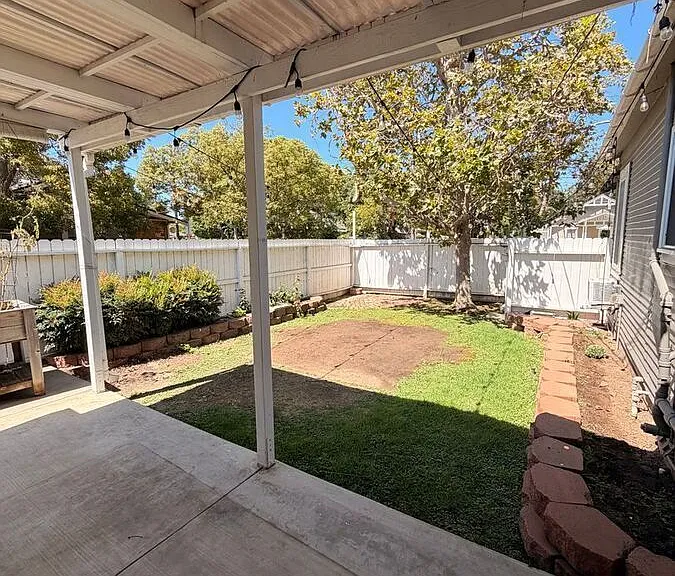 325 N Harwood St #COPY — Photo 15