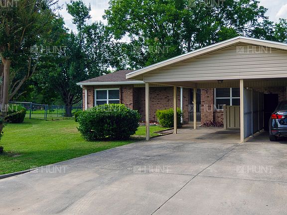 2nd image of 1420A Gemini Cir