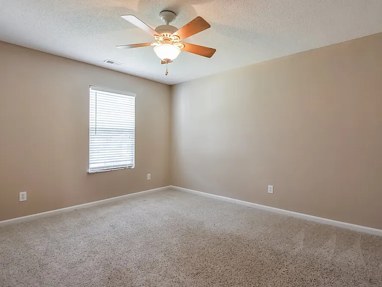 816 Stackhurst Way — Photo 14