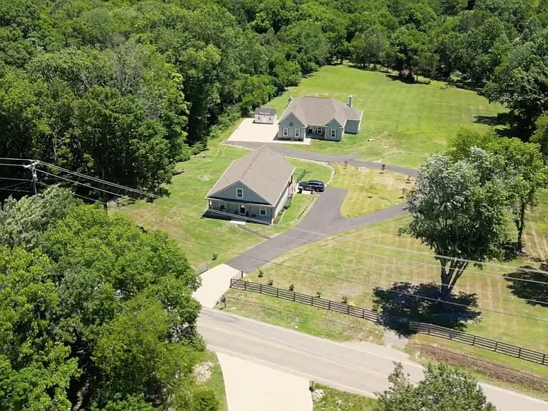6204 Pettus Rd — Photo 5