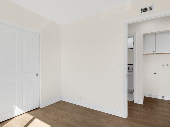 5th image of 205 39th St #B