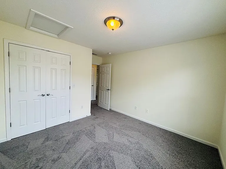 1719 Aden Ln — Photo 9