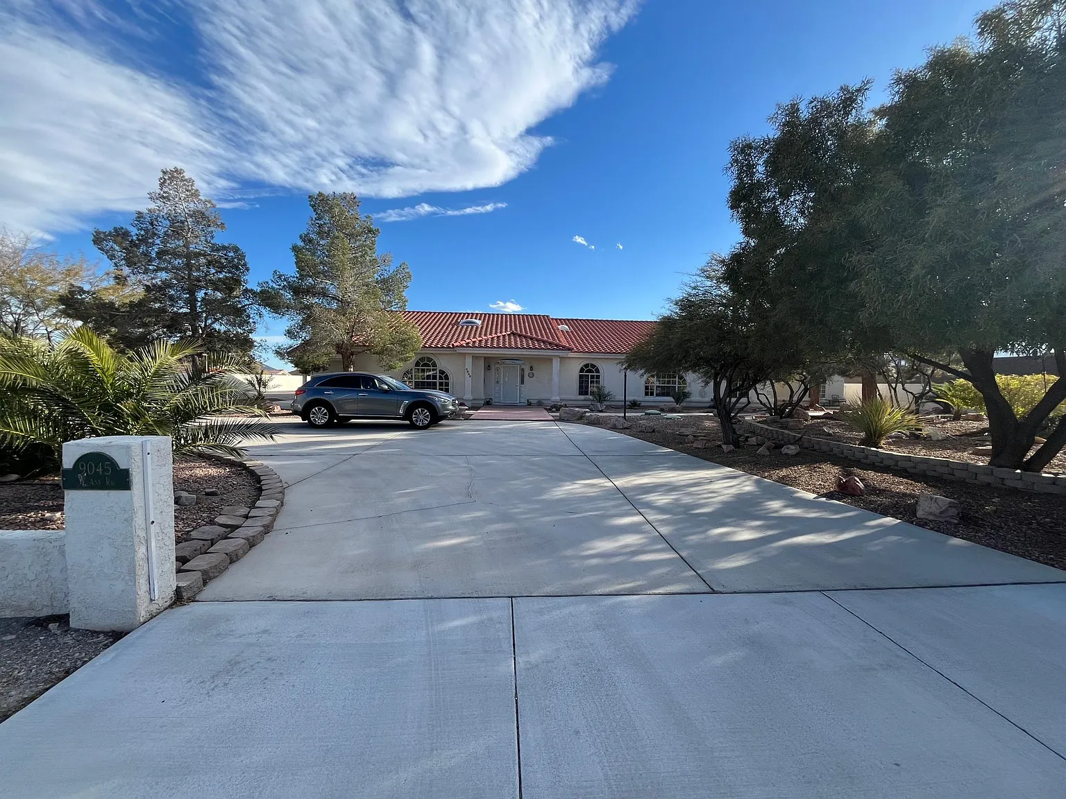2 bed, 900 sqft, $2,000 — Photo 2
