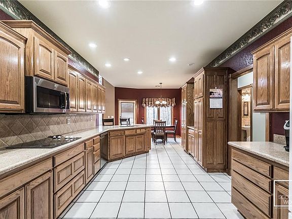 3rd image of 13963 Eastgate Dr
