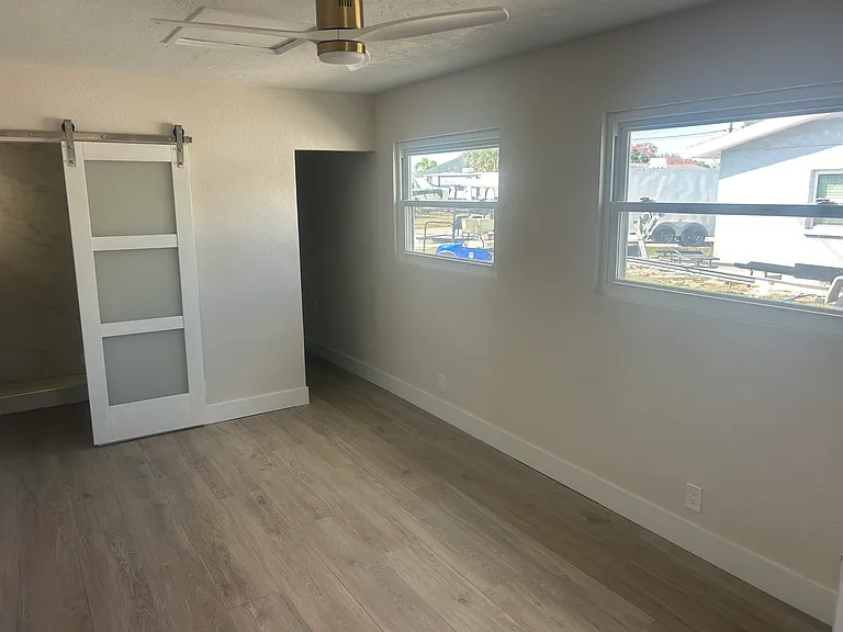 9399 Sun Isle Dr NE — Photo 17