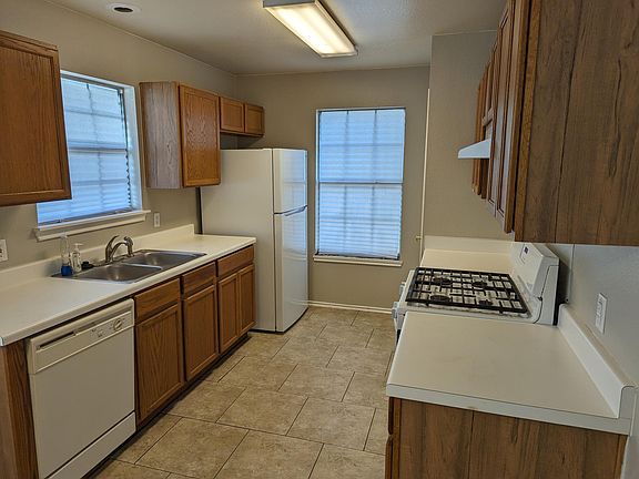 5th image of 1016 Christopher Ave #B