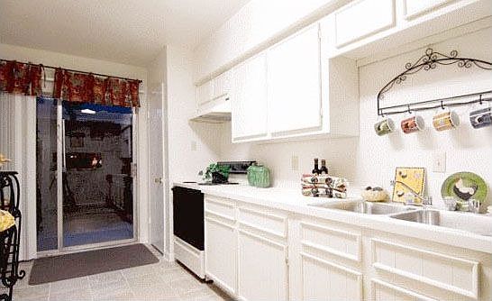 5th image of 5410 N Braeswood Blvd #174