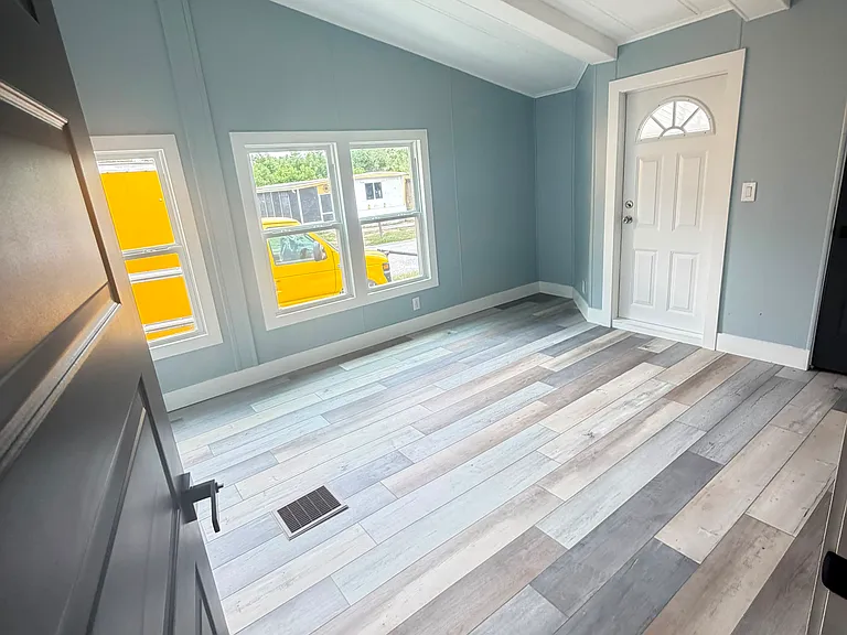 6530 Sutherland Ave — Photo 22