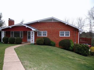 2218 Ridgefield Dr, Johnson City, TN 37601