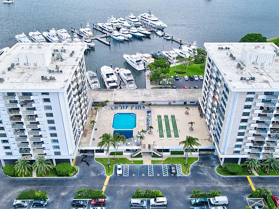 4th image of 1208 Marine Way #A-Ph6