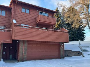 3020 Manitoba Ln, Bismarck, ND 58503