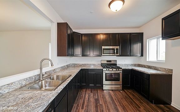 2nd image of 1403 Manning Ave