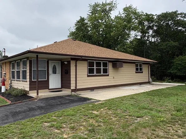 16 Allaire Drive, Toms River, NJ 08753