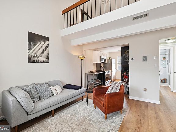 3rd image of 1315 E Abingdon Dr APT 5