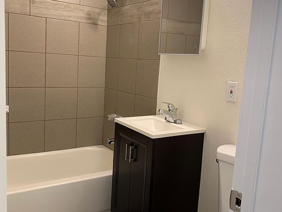 5th image of 1101 W 45th St #9