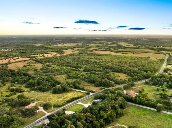 6035 State Park Rd, Lockhart, TX 78644