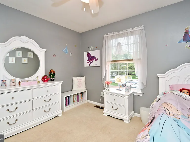 800 Beacon Ct — Photo 40