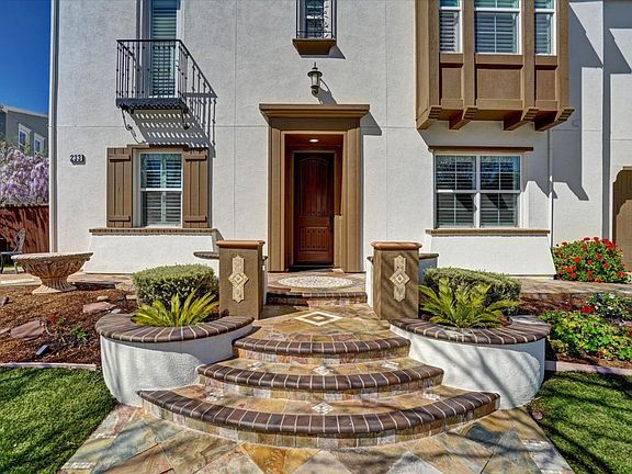 2nd image of 233 Snowdrop Ct