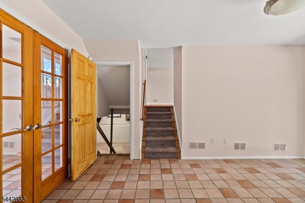 18 Carrie Ct, Nutley, NJ - More