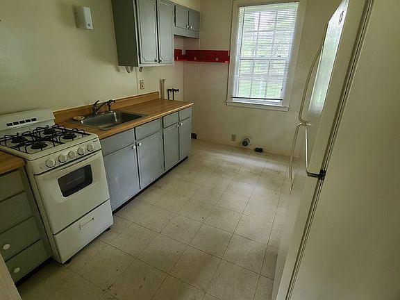 5th image of 5-7 Lincoln Cir