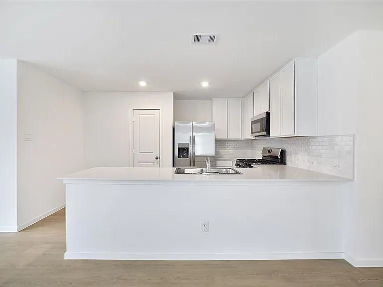 245 Douglas Hills Dr — Photo 10