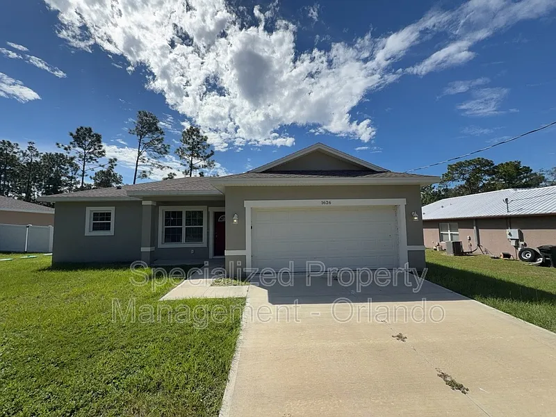 4 bed, 2.5 bath, 1551 sqft, $1,799 — Photo 1