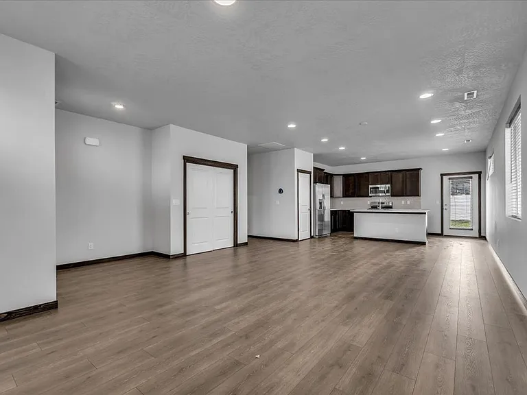 2905 N Corvus St — Photo 5