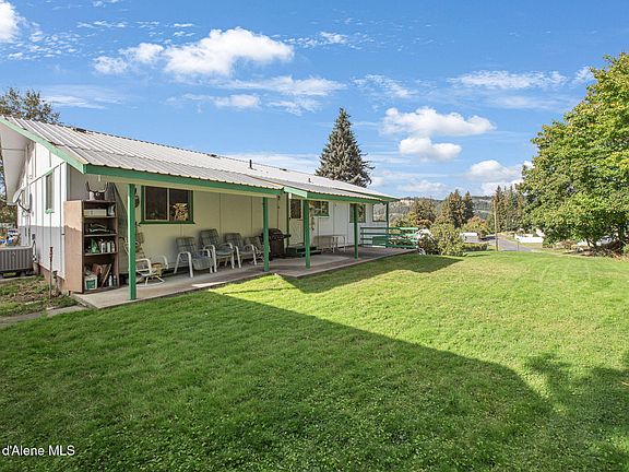 4th image of 609 Lilac Ln