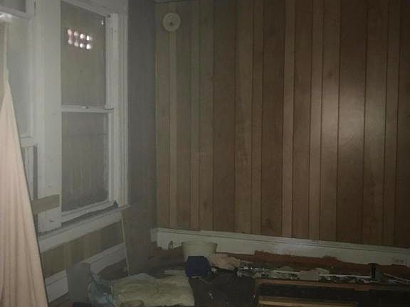 2nd image of 27 E 32nd St