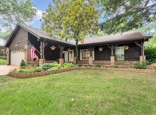 102 Hollyleaf Dr, Ballwin, MO