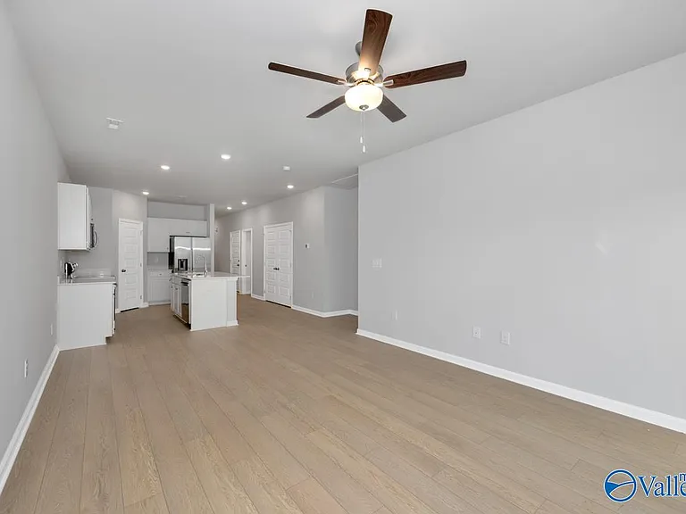 147 Wolfe Ln — Photo 7
