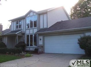 7355 Rolling Hills Dr, Hudsonville, MI 49426