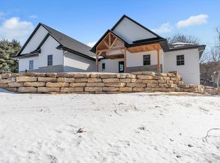 4052 E Stone Rdg, Milton, WI 53563